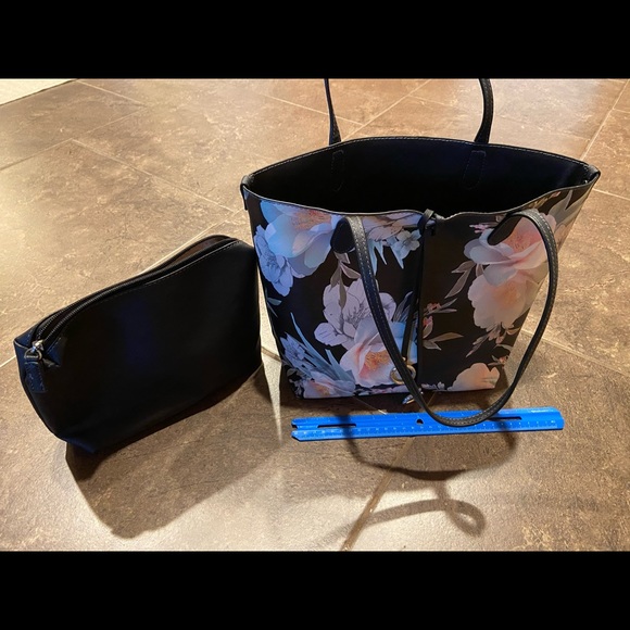 Floral tote with inner removable wallet - Picture 3 of 7